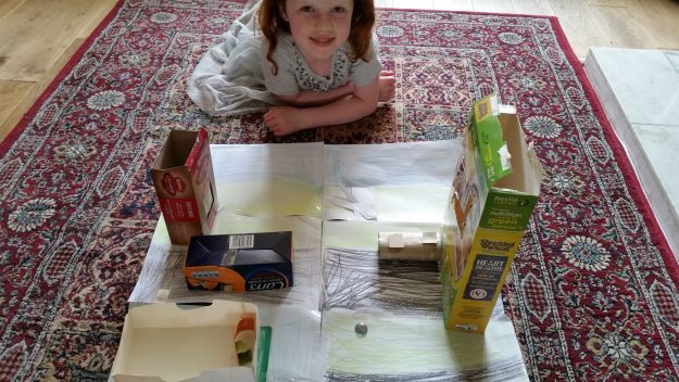 play-table - Office Mum