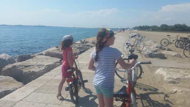 Marina di Venezia lighthouse cycle - Office Mum